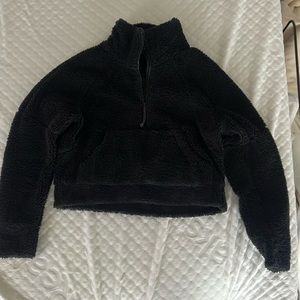 Lululemon Sherpa quarter zip pull over - size XS/S